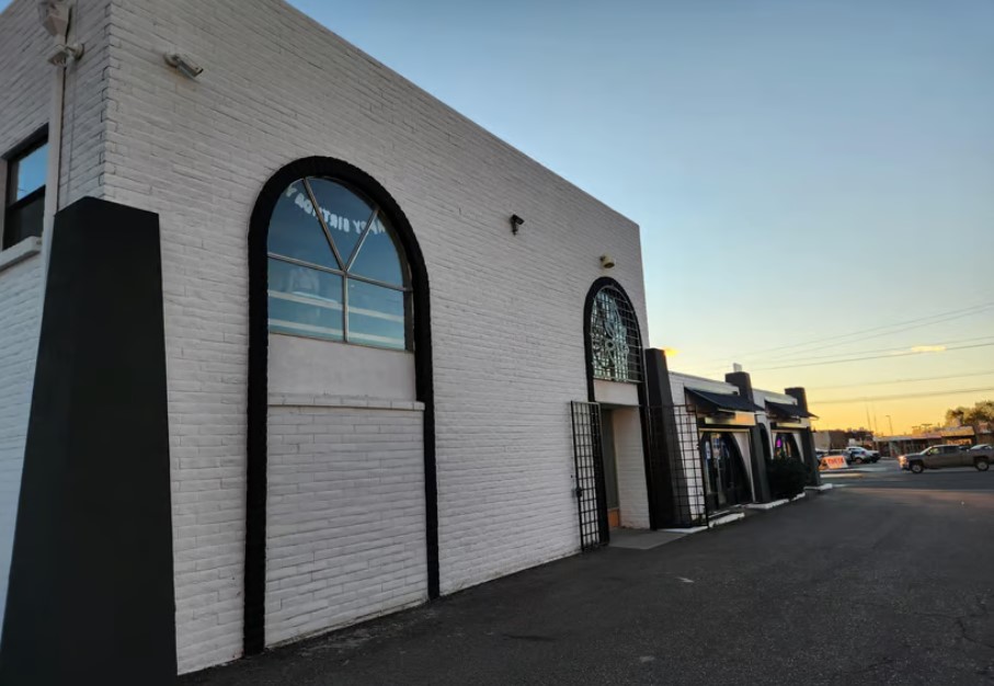 Commercial Building for Lease